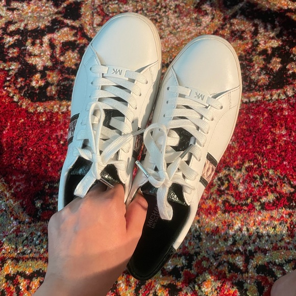 Michael Kors white sneakers - Picture 3 of 6